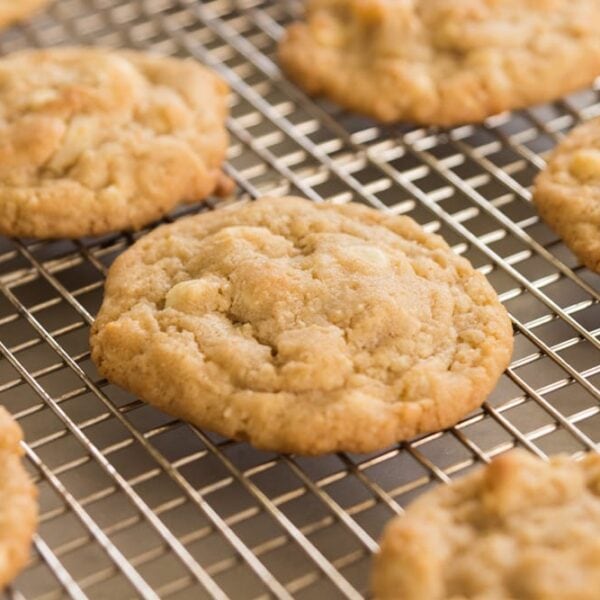White Chocolate Macadamia Nut Cookies - Wyse Guide