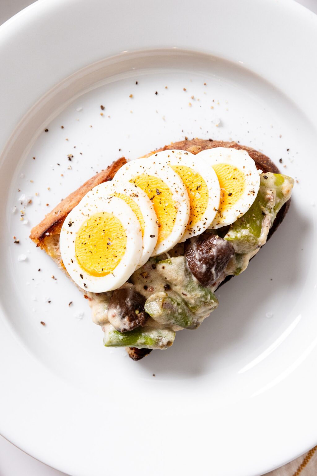 Creamed Asparagus on Toast Wyse Guide