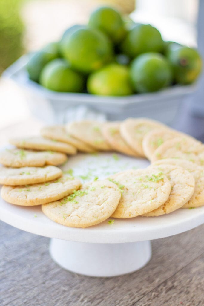 Cookies overlap each other on a platter.