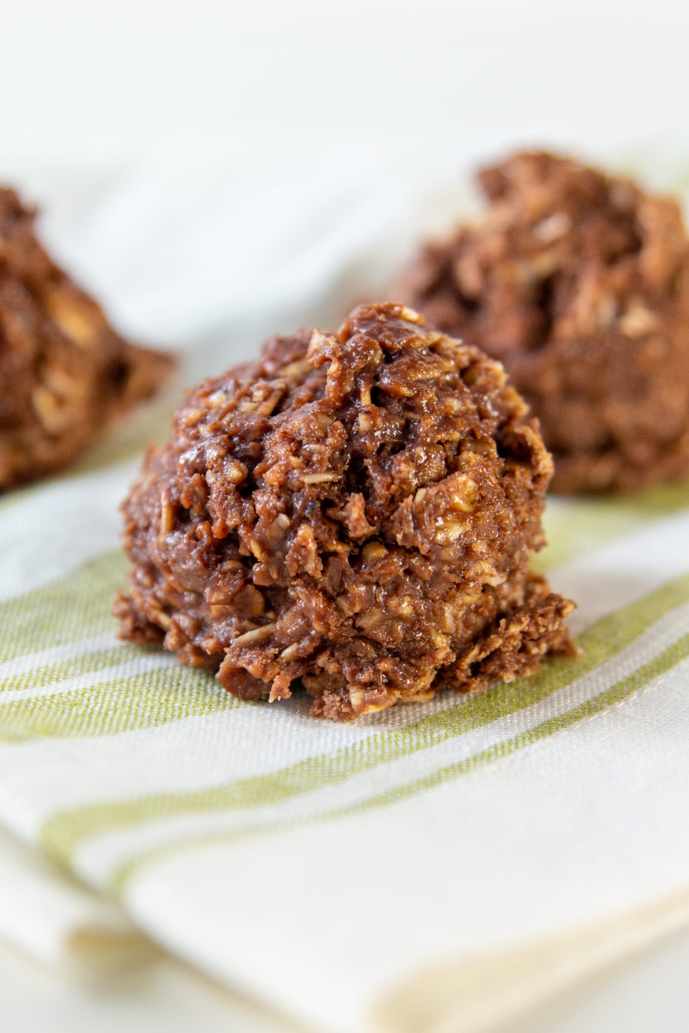 No-Bake Chocolate Oatmeal Cookies Recipe - Wyse Guide
