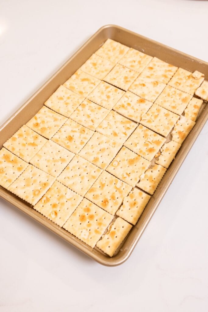 Easy Saltine Toffee (Christmas Crack) Wyse Guide