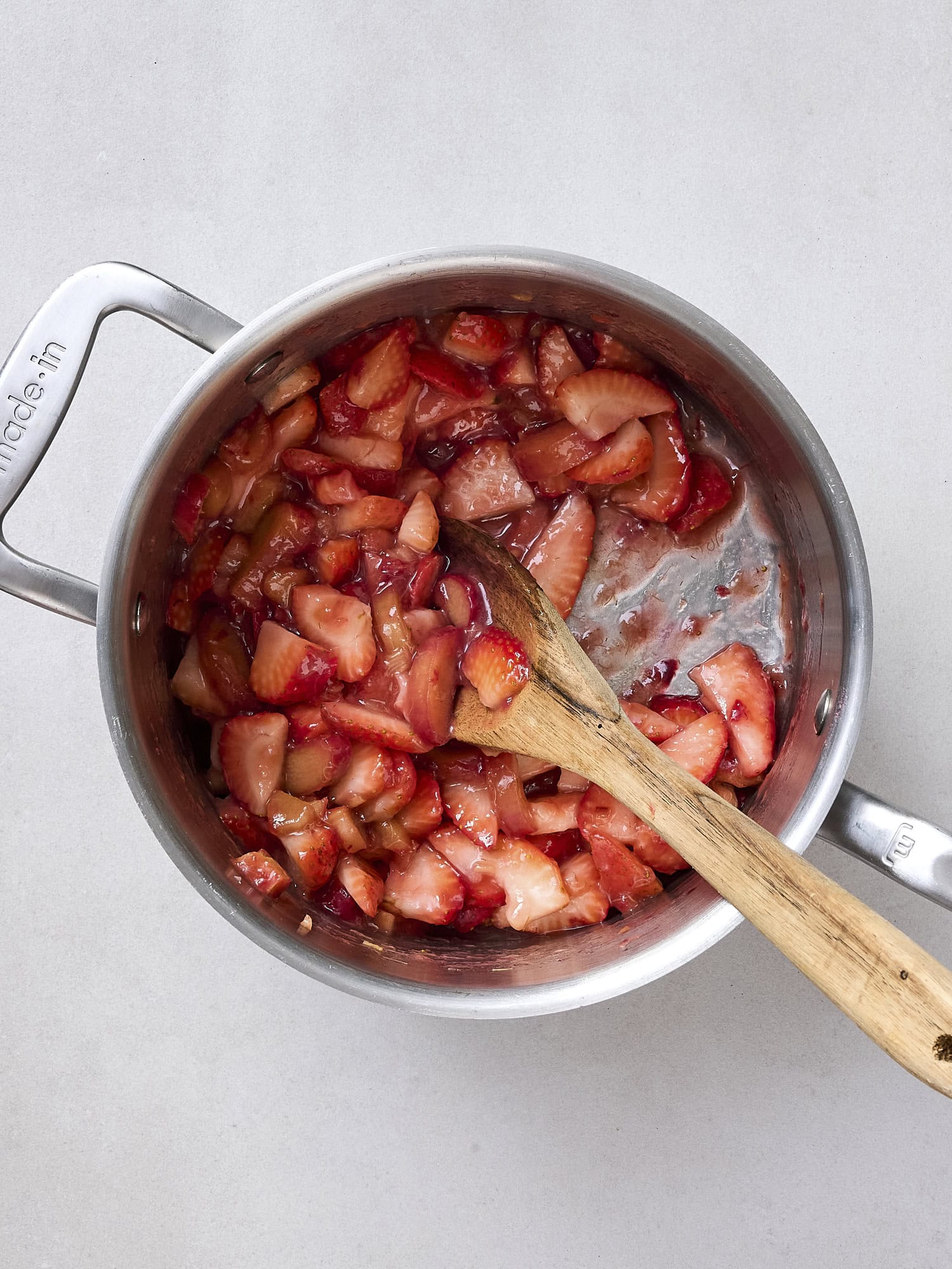Mixture of cooked rhubarb and strawberries.